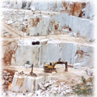 Yacimiento de Mármol de Carrara ubicado en las cercanías de la localidad de Carrara – Italia (Año 1994)